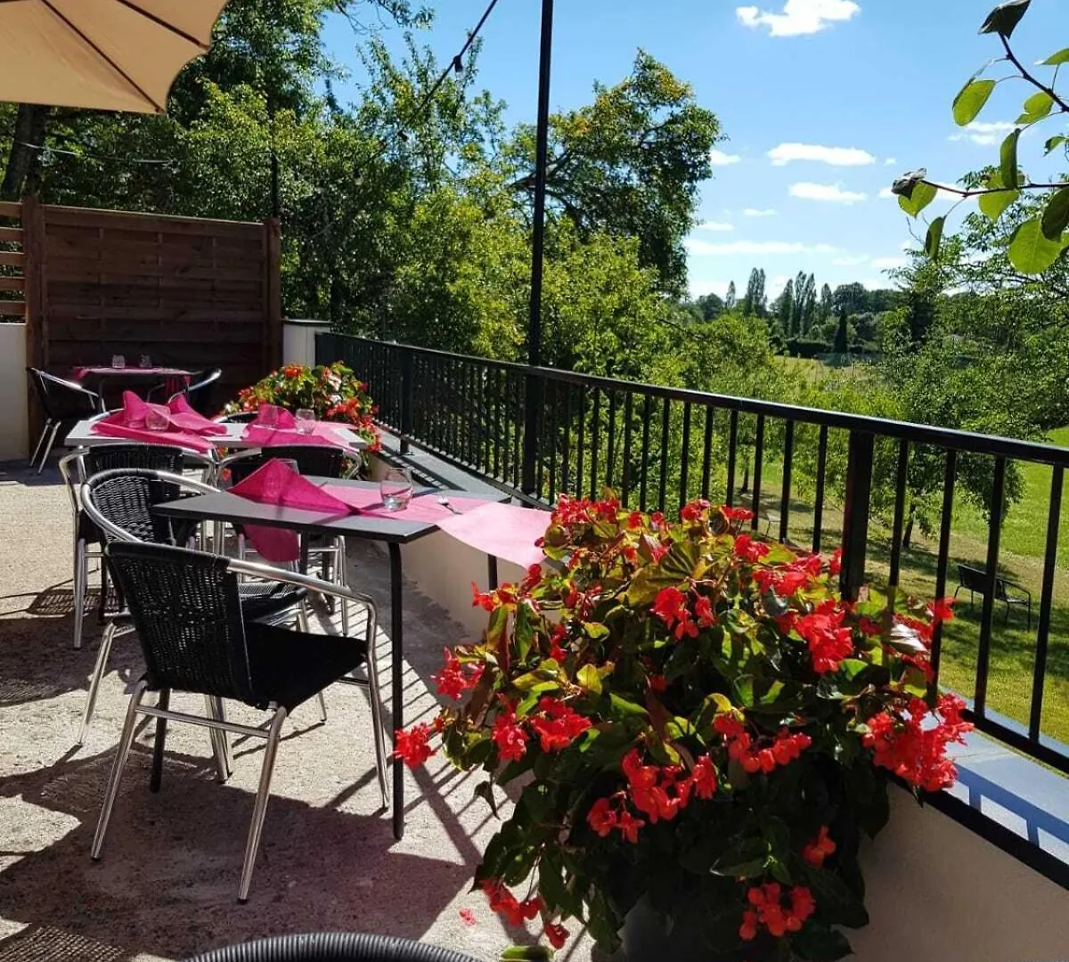 Auberge D'Ici Et D'Ailleurs Cressensac-Sarrazac Πανσιόν